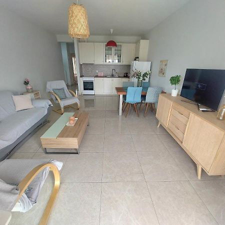 Myrsini'S Sea View Apartment Néa Péramos Exterior foto