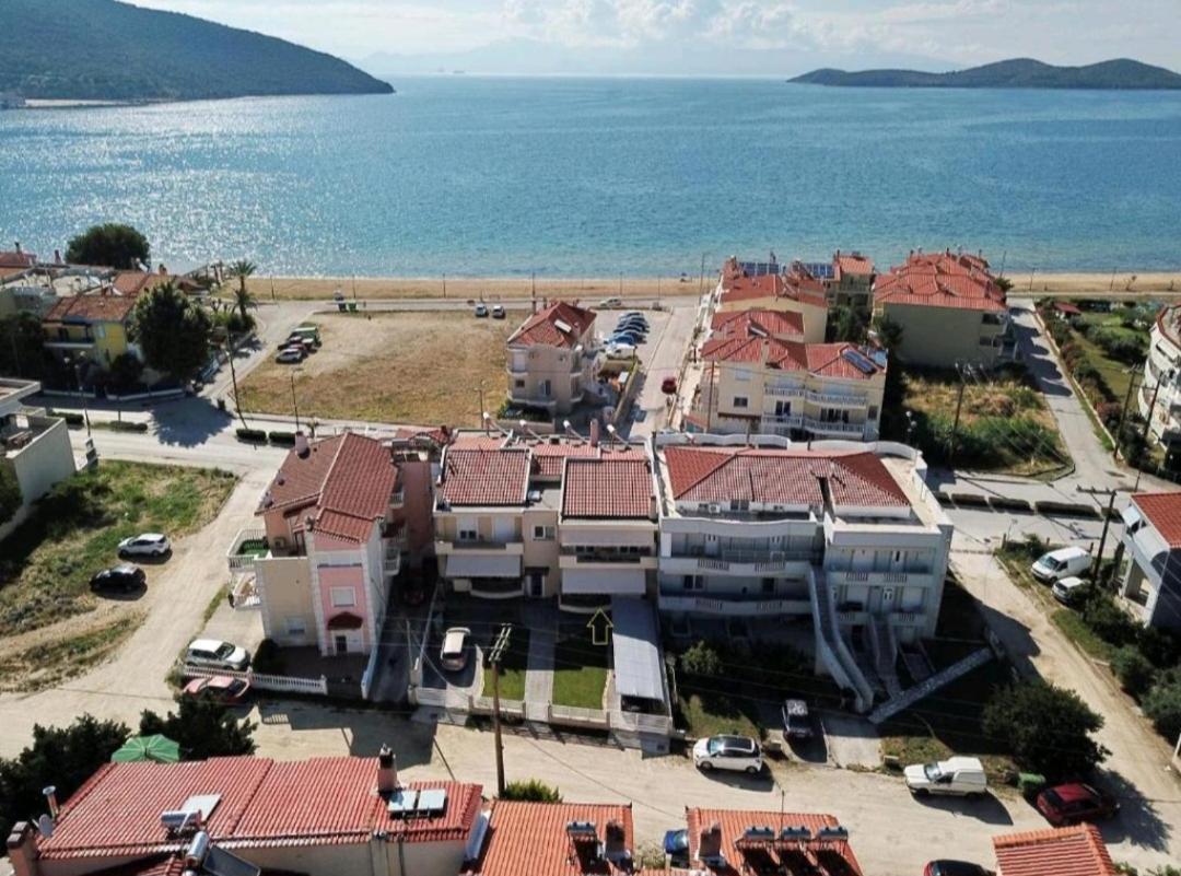 Myrsini'S Sea View Apartment Néa Péramos Exterior foto